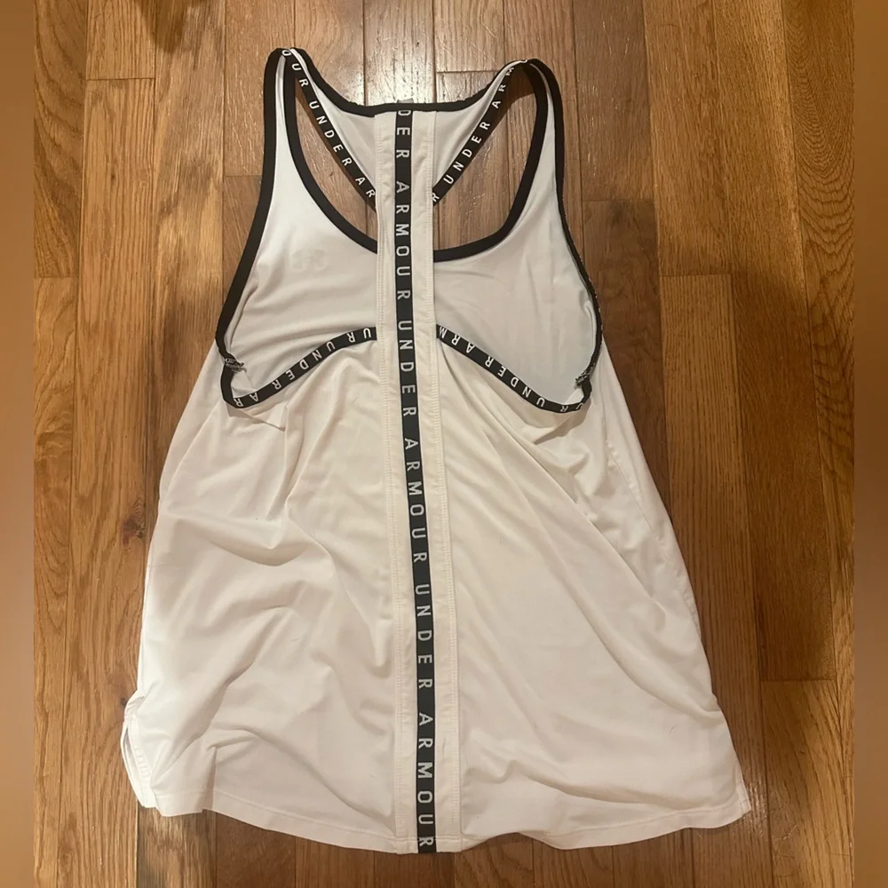White tank top extra small - Picture 2 of 3